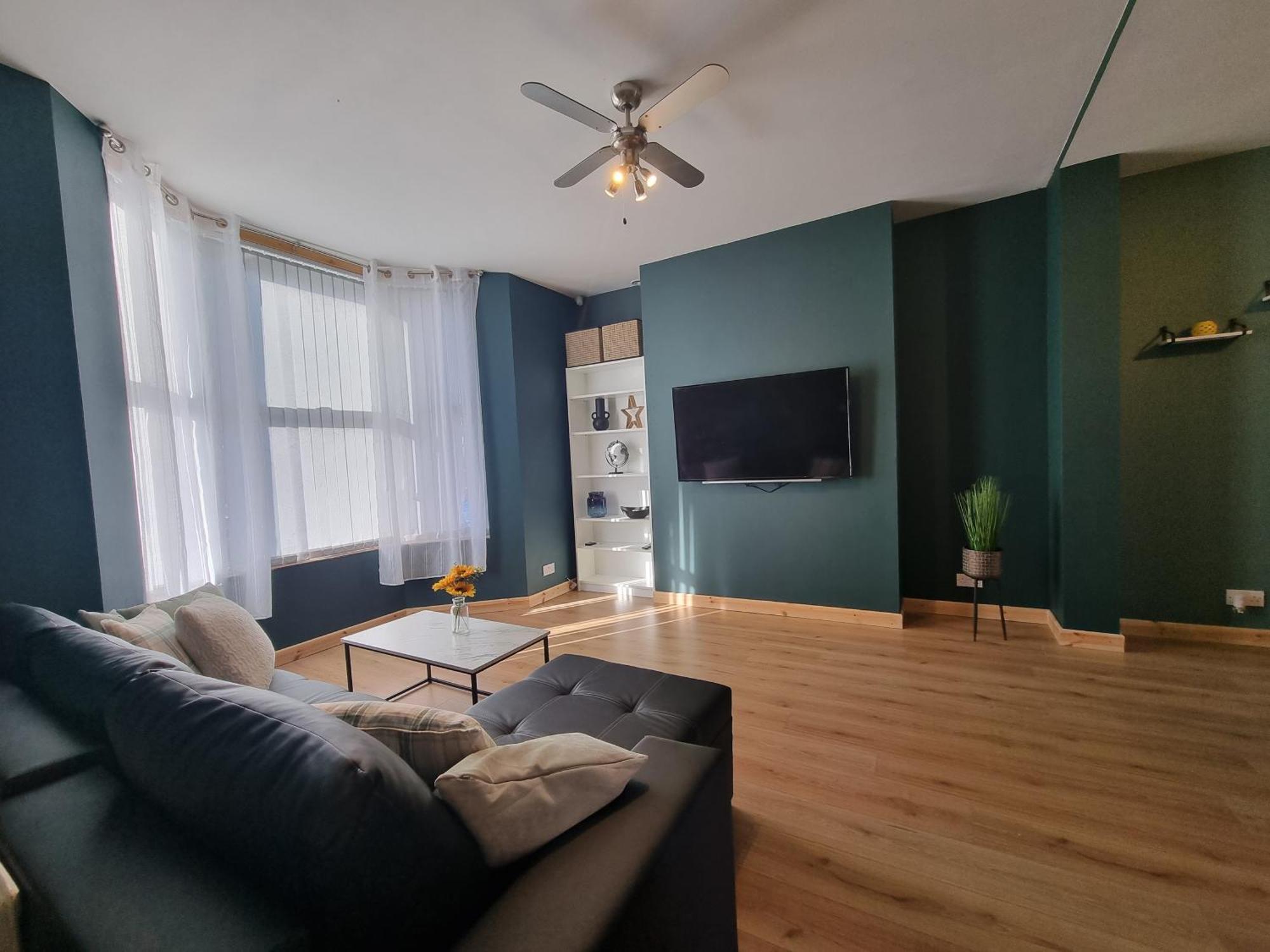 Anfield Luxe Retreat - Stylish Stay With Parking - Steps From Stadium - Short Drive To City Centre Liverpool Ngoại thất bức ảnh